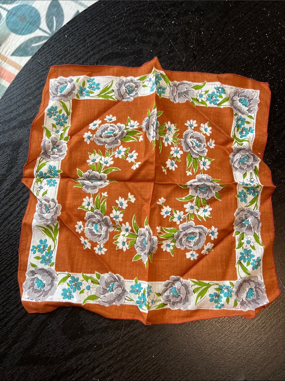 Lot of Vintage Assorted Colorful Kitsch Floral Handkerchiefs Hankies - Picture 11 of 17